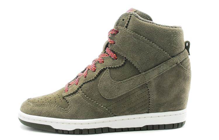 (Women) Nike Dunk Sky Hi 'Medium Olive' 528899-200