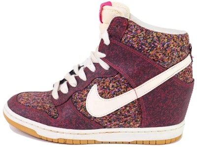 (W) 耐克Dunk Sky Hi Liberty数码花卉'红色' 540859-600 Buy (W) 耐克Dunk Sky Hi Liberty数码花卉'红色' 540859-600