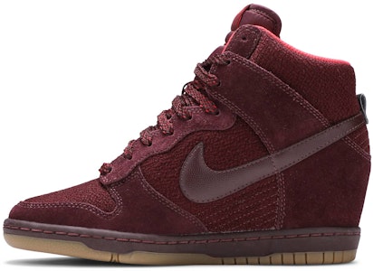 (W) Nike Dunk Sky Hi Mesh 'Rojo' 644877-601 Lookbook (W) Nike Dunk Sky Hi Mesh 'Rojo' 644877-601
