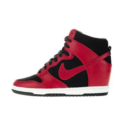 (W) Nike Dunk Sky High 'Bred'