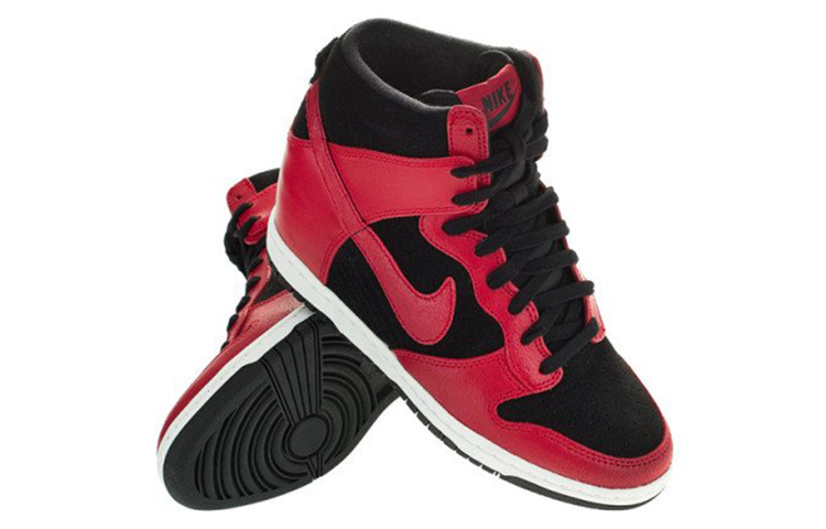 Shop （女性）Nike Dunk Sky High 'Bred' 528899-016