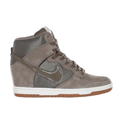 (W) Nike Dunk Sky High 'Tarp Green Gum'