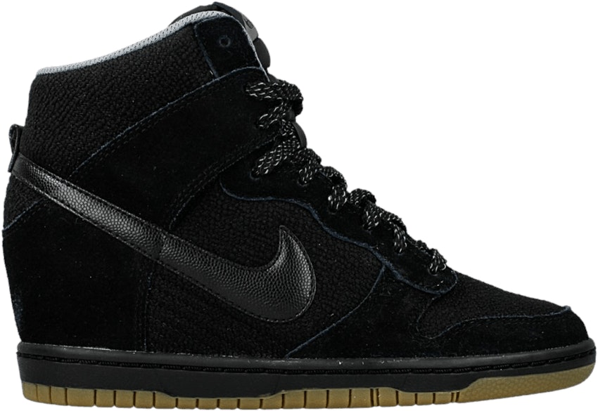 nike-dunk-sky-high-essential-black-gum-wmns