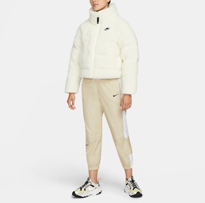 (Women) Nike Embroidered Logo Sherpa Fleece Winter Jacket Down Coat Off-White DD4655-715 Shop (Women) Nike Embroidered Logo Sherpa Fleece Winter Jacket Down Coat Off-White DD4655-715