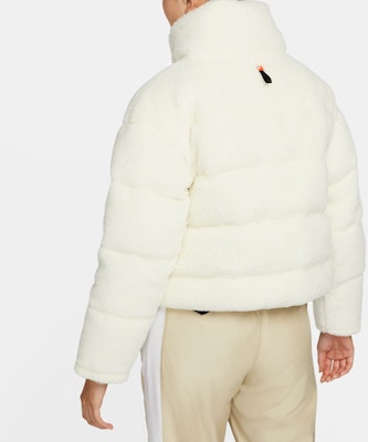 (Women) Nike Embroidered Logo Sherpa Fleece Winter Jacket Down Coat Off-White DD4655-715 Sizing (Women) Nike Embroidered Logo Sherpa Fleece Winter Jacket Down Coat Off-White DD4655-715