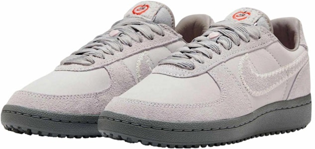 (W) Nike Field General 82 'Valentine's Day 2025' Hari Valentine 2025 Nike 82 HV5994-001 Lookbook (W) Nike Field General 82 'Valentine's Day 2025' Hari Valentine 2025 Nike 82 HV5994-001