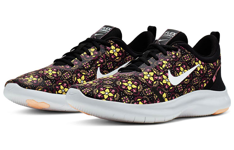 Lookbook (W) Nike Flex Experience RN 8 SE Low-Top Zwart/Roze BQ9262-001