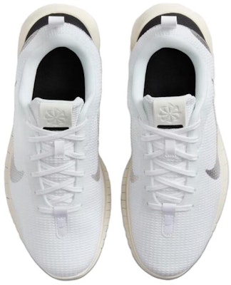 (W) Nike Flex Experience Run 12 'Putih Perak Metalik' DV0746-101 Shop (W) Nike Flex Experience Run 12 'Putih Perak Metalik' DV0746-101