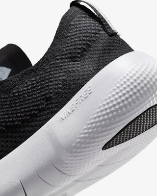 (W) Nike Free 2025 ''Nero Bianco'' HF2720-002 1