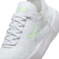 (W) 나이키 프리 2025 화이트/플래티넘 틴트/베어리 볼트 HF2720-103 Sizing (W) 나이키 프리 2025 화이트/플래티넘 틴트/베어리 볼트 HF2720-103