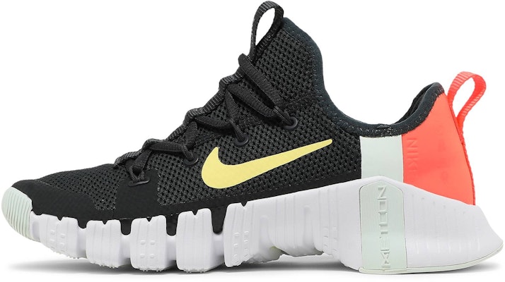 (W) Nike Free Metcon 3 'Negro Mango Brillante' CJ6314-020 Lookbook (W) Nike Free Metcon 3 'Negro Mango Brillante' CJ6314-020