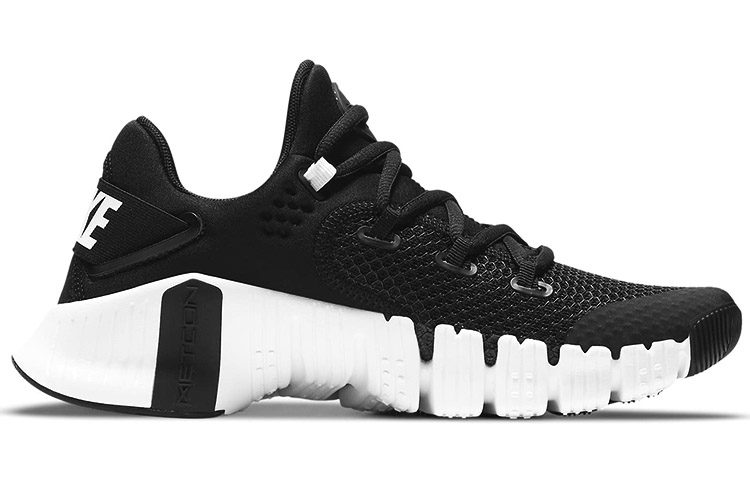 Lookbook （女性）Nike Free Metcon 4「黑白」CZ0596-010