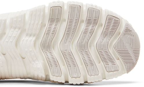 (女性)Nike Free Metcon 5 'All Petals United' FN8920-161 Sizing (女性)Nike Free Metcon 5 'All Petals United' FN8920-161