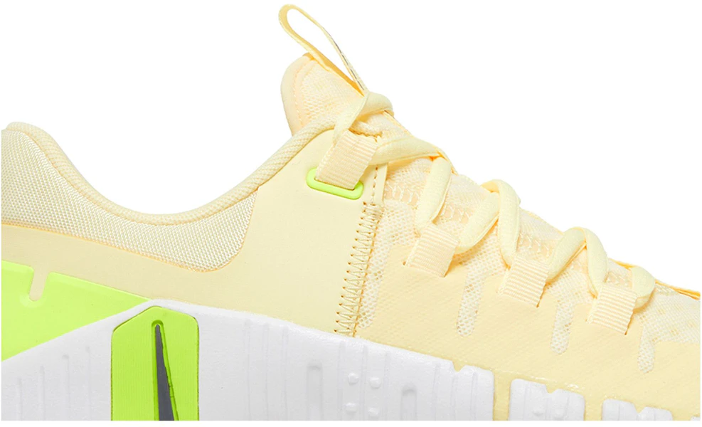 (W) Nike Free Metcon 5 'Citron Tint Volt' Sepatu Olahraga Wanita DV3950-800 Lookbook (W) Nike Free Metcon 5 'Citron Tint Volt' Sepatu Olahraga Wanita DV3950-800