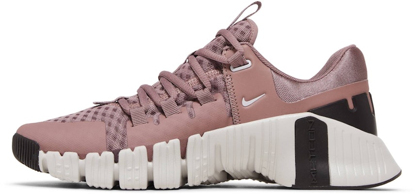 Nike Free Metcon 防滑耐磨 低筒 跑步鞋 女款 粉白色 Lookbook Nike Free Metcon 防滑耐磨 低筒 跑步鞋 女款 粉白色