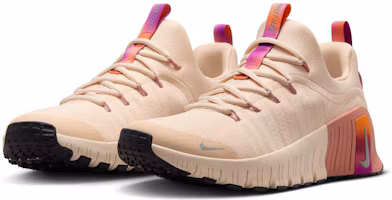 Shop (W) 耐克Free Metcon 6 SE ''珠光白'' HQ7399-200