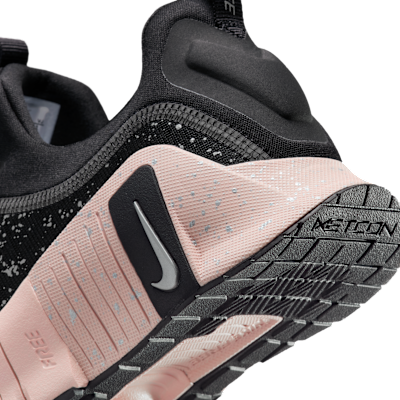 Cheap (W) Nike Free Metcon 6 SE Negro/Rojo Silt/Plateado Metálico HV2017-001