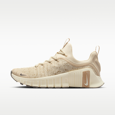 (Women) Nike Free Metcon 6 SE Light Khaki/Coconut Milk/Metallic Gold Grain/Cave Stone IB6549-200