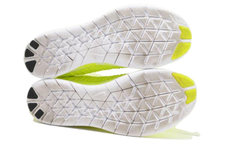 Shop 耐吉 自由 RN 飛線“獎牌台 Volt” 減震耐磨 低筒 跑步鞋 女款 綠