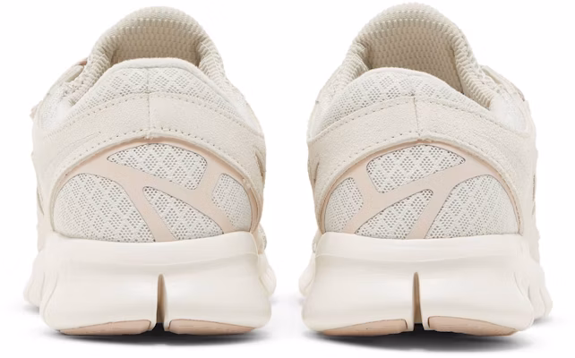 (W) Nike Free Run 2 'Pure Platinum' Lelaki Wanita Kasut Lari. DM8915-001 Details for (W) Nike Free Run 2 'Pure Platinum' Lelaki Wanita Kasut Lari. DM8915-001