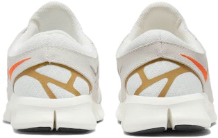 (W) Nike Free Run 2 'Putih Summit Goldtone' DM8915-102 Purchase (W) Nike Free Run 2 'Putih Summit Goldtone' DM8915-102