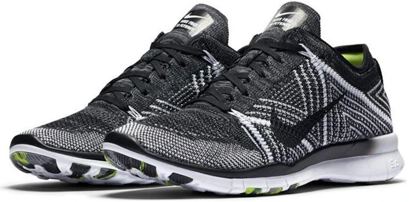 (W) Nike Free TR Flyknit ''Nero Bianco'' 718785-004 Lookbook (W) Nike Free TR Flyknit ''Nero Bianco'' 718785-004