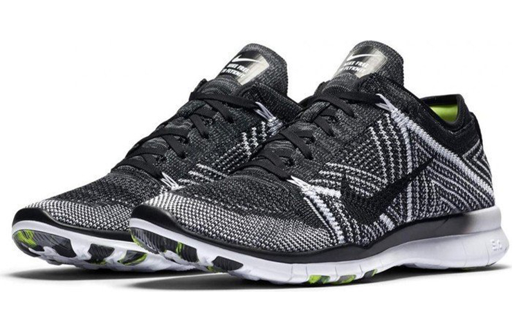 Lookbook (W) Nike Free TR Flyknit 'Negro Blanco' 718785-004