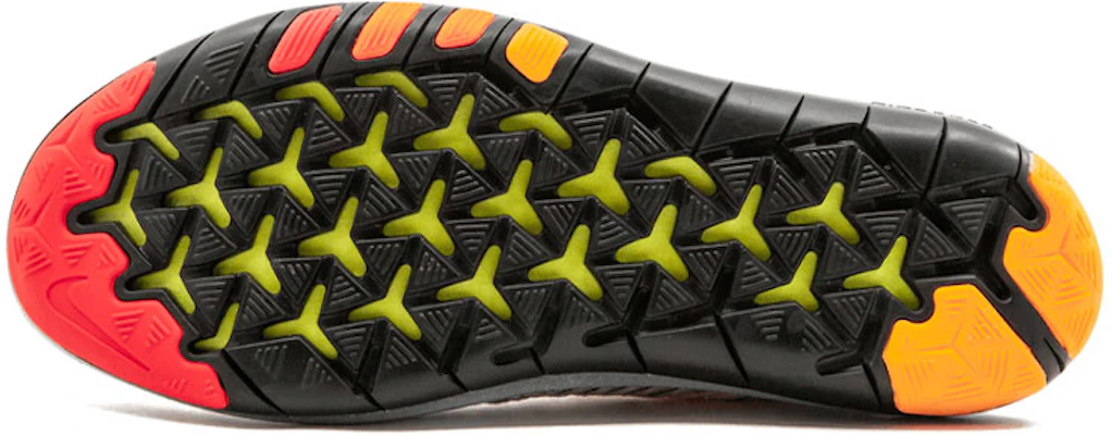 (W) Nike Free Transform Flyknit ''Wit Oranje'' 833410-100 Shop (W) Nike Free Transform Flyknit ''Wit Oranje'' 833410-100