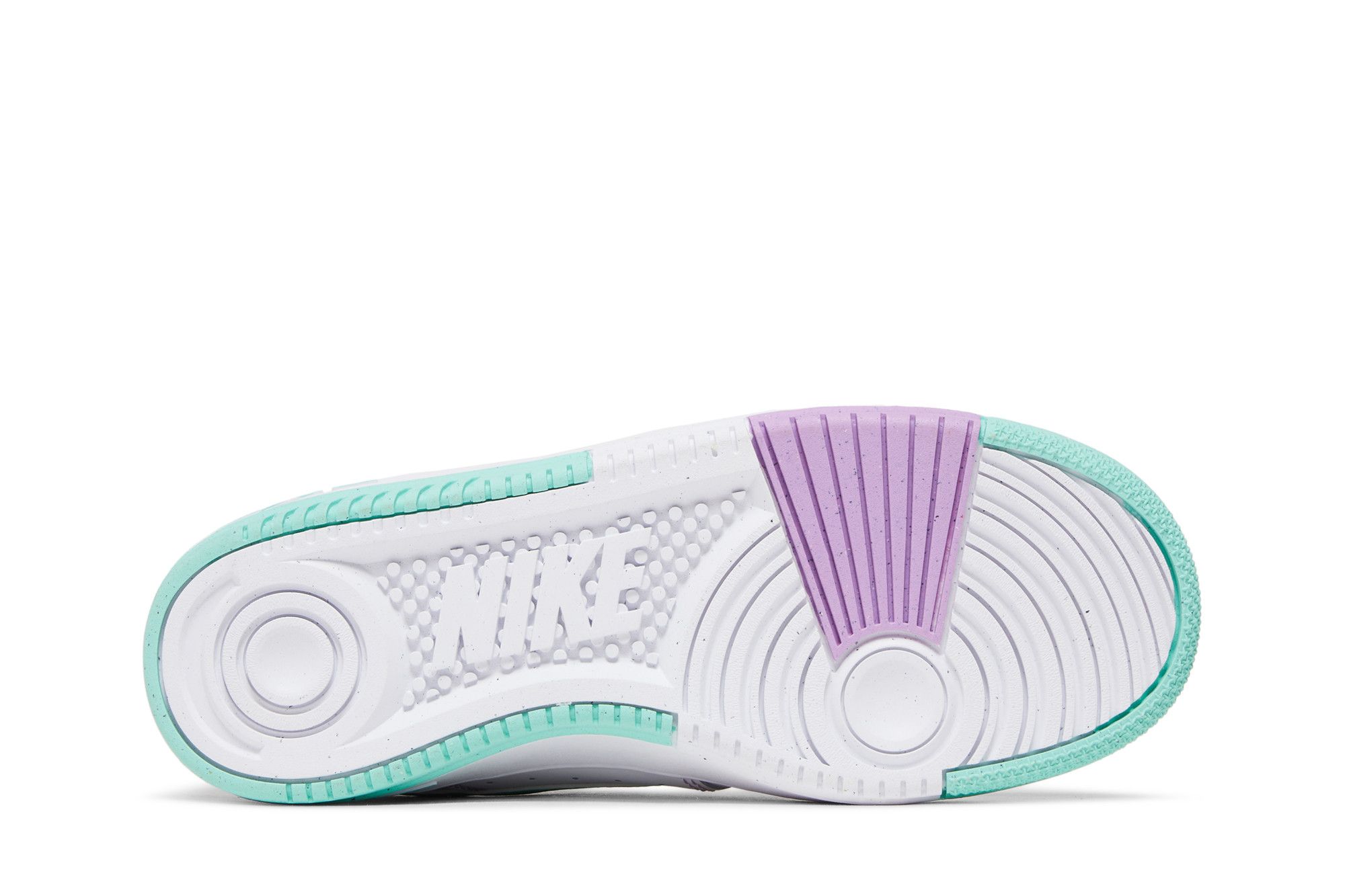 Shop （女款）Nike Gamma Force「白色翡翠升起」FN7109-100