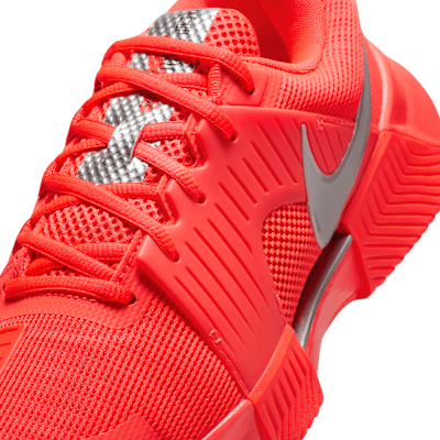 Sizing (W) Nike GP 挑戰 1 高級版 亮紅/金屬銀 HQ2551-600