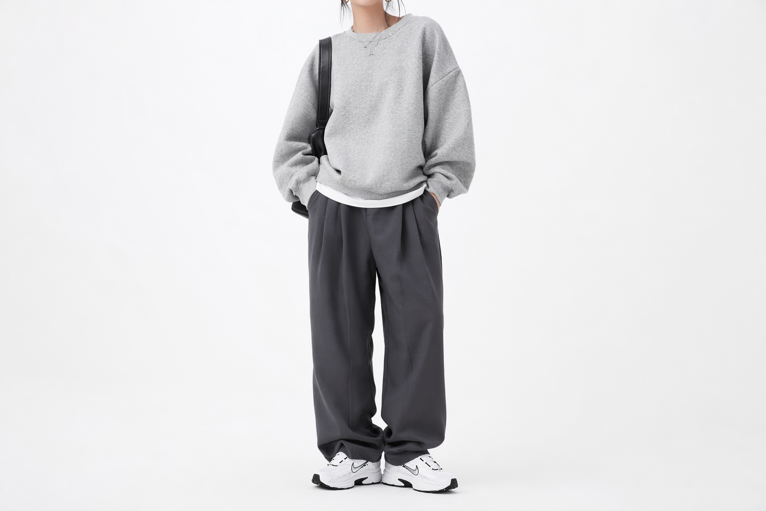 Order (W) Nike Initiator ''Weiß Metallic Silber'' FQ6873-101