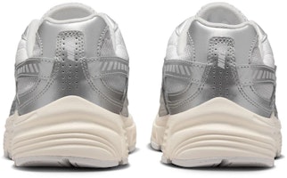 (W) Nike Initiator Gris/Plata IB4483-078 Details for (W) Nike Initiator Gris/Plata IB4483-078