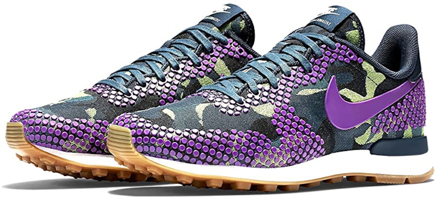 (W) Nike Internationalist 'Hijau Ungu' 807407-300 Lookbook (W) Nike Internationalist 'Hijau Ungu' 807407-300