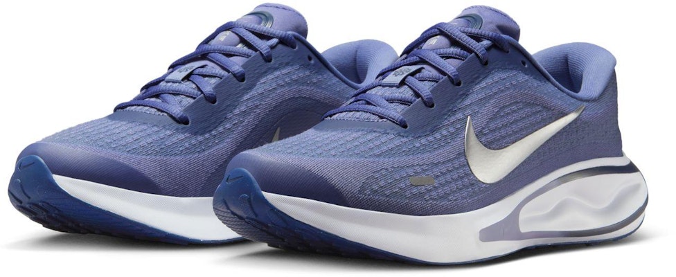 (W) Nike Journey Run 402 WRLDIN/M 銀色 運動鞋 FJ7765-402 Lookbook (W) Nike Journey Run 402 WRLDIN/M 銀色 運動鞋 FJ7765-402