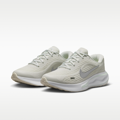 Sizing (W) Nike Journey Run Summit Blanco/Verde Claro/Blanco/Plateado Metálico FJ7765-122