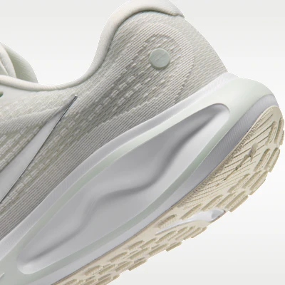 (W) Nike Journey Run Summit Blanco/Verde Claro/Blanco/Plateado Metálico FJ7765-122 2