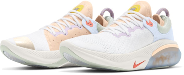 (W) Nike Joyride Run Flyknit 'Magic Ember' Sepatu Lari CW2642-181 Lookbook (W) Nike Joyride Run Flyknit 'Magic Ember' Sepatu Lari CW2642-181