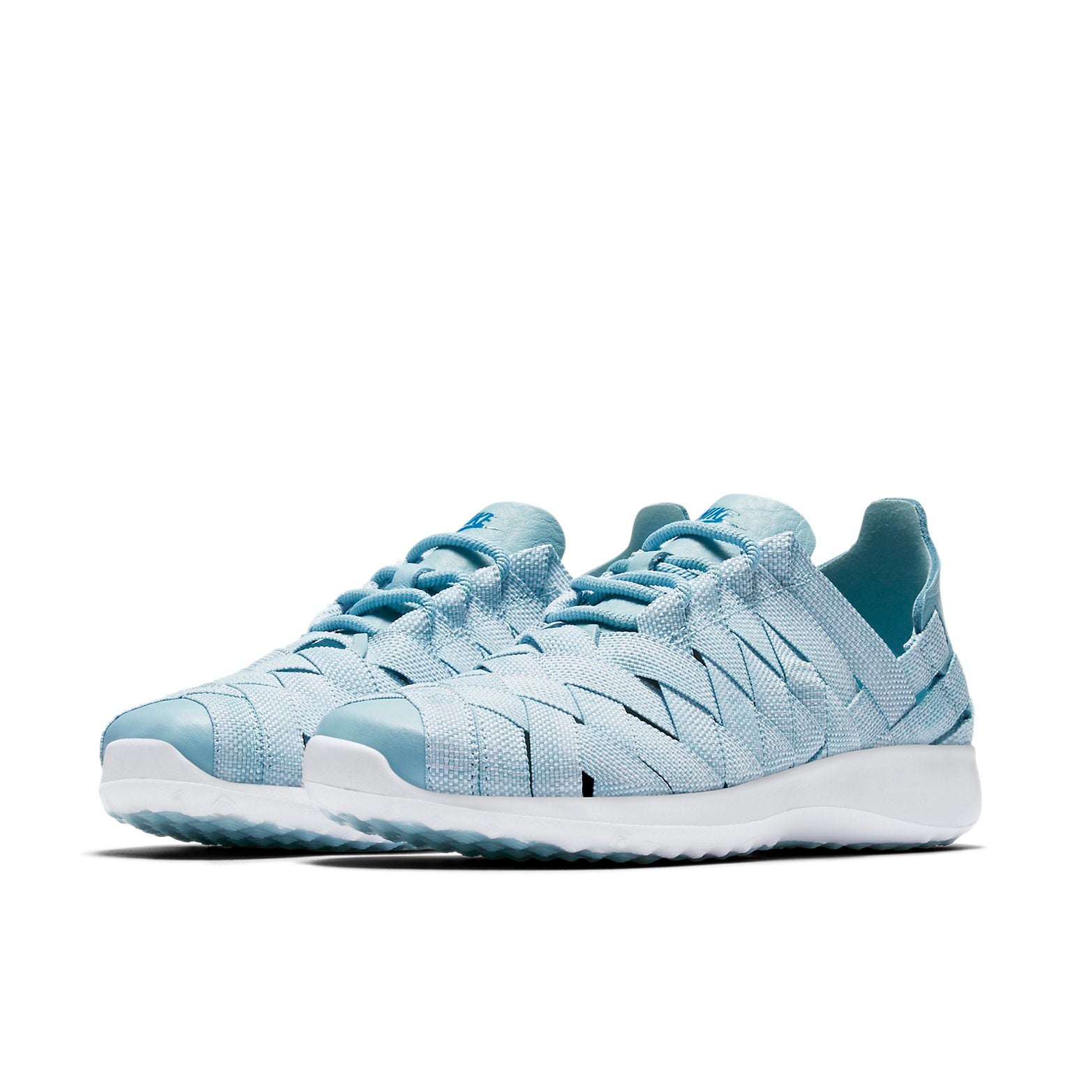 Lookbook (W) Nike Juvenate Woven Premium ''Mica Blue'' Dames Sneaker 833825-402