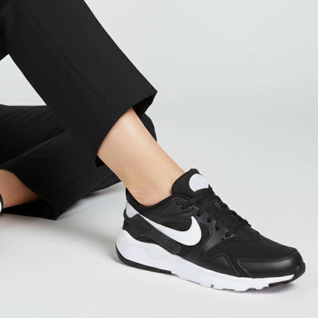 Order (W) Nike LD Victory 'Hitam Putih' AT4441-003