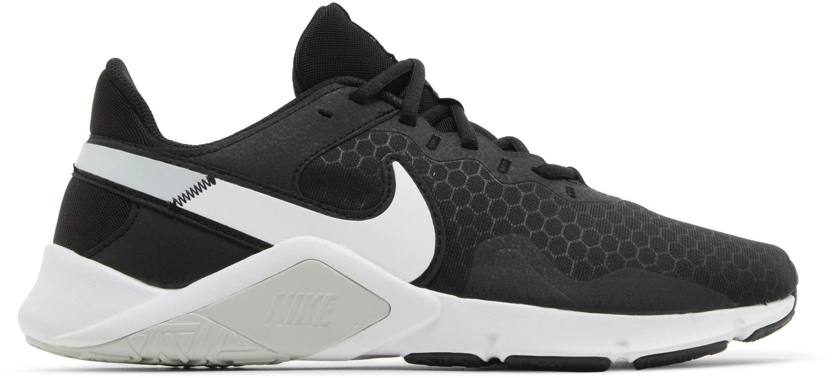 nike-legend-essential-2-black-white-wmns