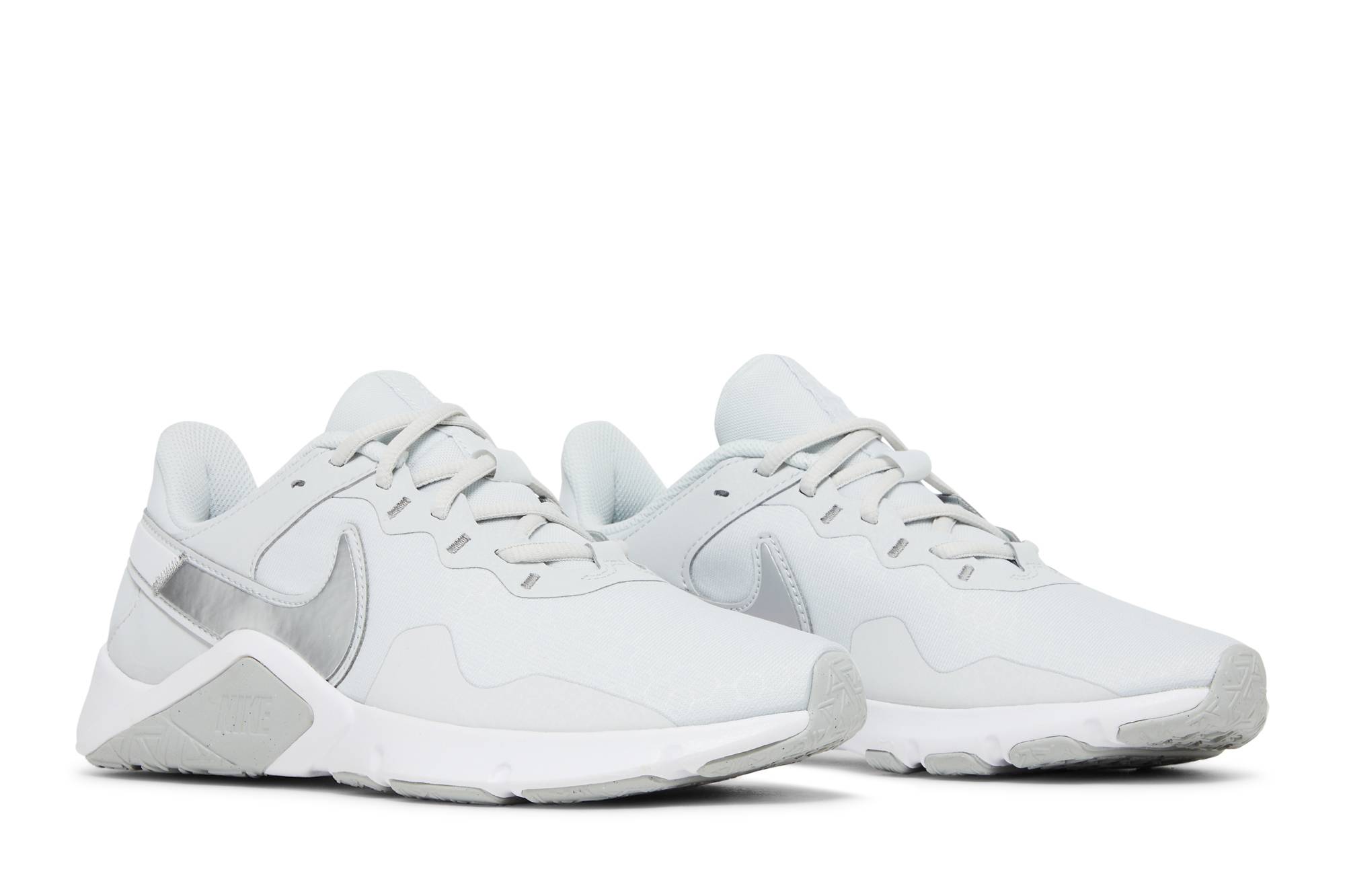 Cheap (W) Nike Legend Essential 2 'Photon Dust Plateado Metálico' CQ9545-012