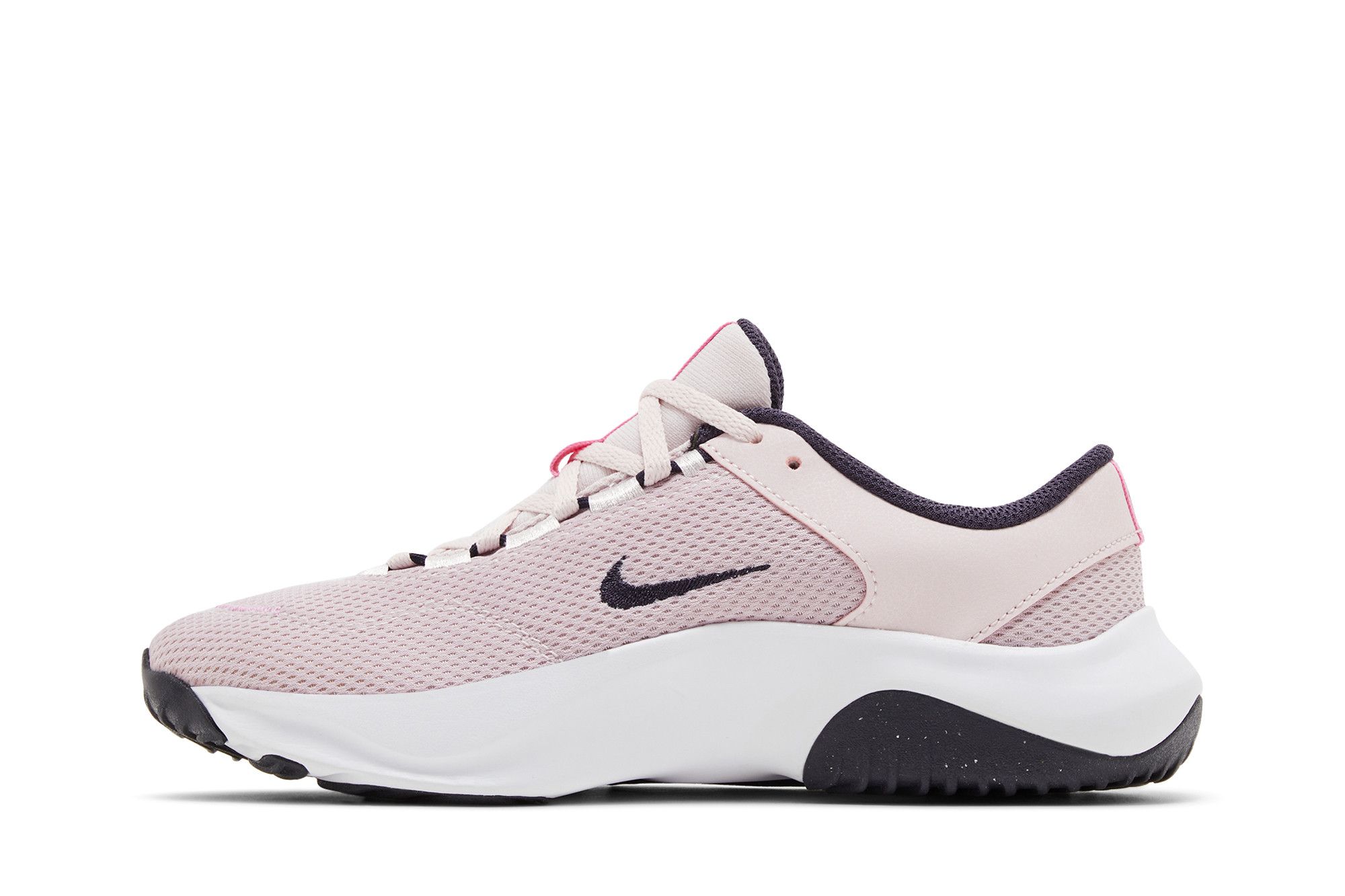 Lookbook (W) ナイキ レジェンド エッセンシャル 3 ネクスト ネイチャー "ベアリーローズ" DM1119-601