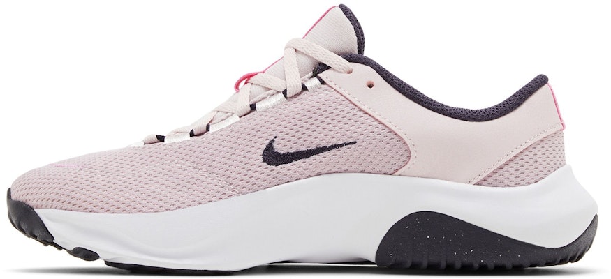 (W) 나이키 레전드 에센셜 3 넥스트 네이처 '베얼리 로즈' DM1119-601 Lookbook (W) 나이키 레전드 에센셜 3 넥스트 네이처 '베얼리 로즈' DM1119-601