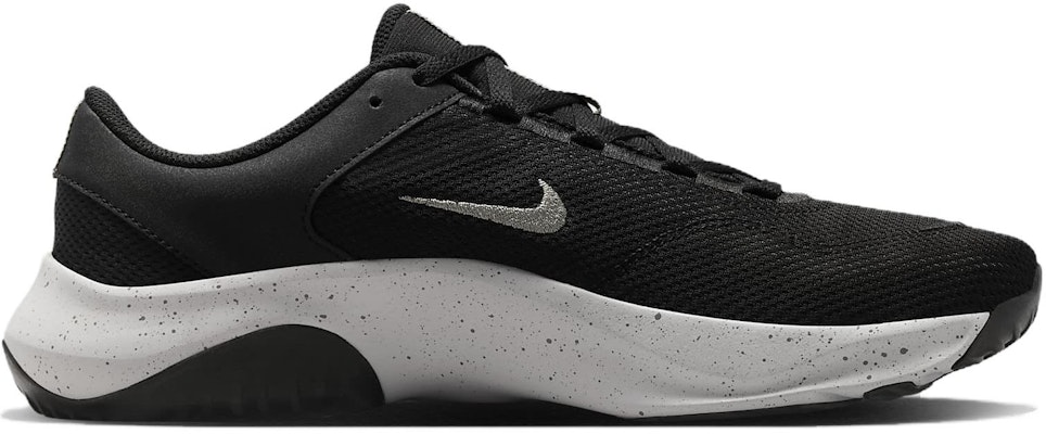 Nike Legend Essential 3 防滑耐磨 低筒 跑步鞋 男款 黑白色 Order Nike Legend Essential 3 防滑耐磨 低筒 跑步鞋 男款 黑白色