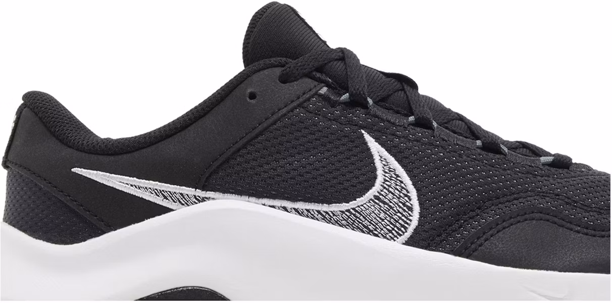 (W) Nike Legend Essential 3 Next Nature 'Hitam Putih' DM1119-001 Lookbook (W) Nike Legend Essential 3 Next Nature 'Hitam Putih' DM1119-001