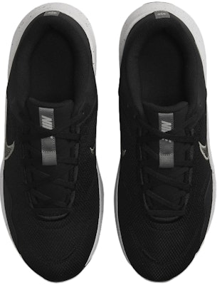 Nike Legend Essential 3 防滑耐磨 低筒 跑步鞋 男款 黑白色 Shop Nike Legend Essential 3 防滑耐磨 低筒 跑步鞋 男款 黑白色