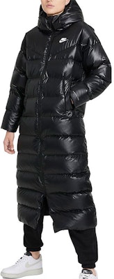 (W) Nike Jaket Panjang Puff Bertopi Logo Cetak Hitam. DH4082-010 Details for (W) Nike Jaket Panjang Puff Bertopi Logo Cetak Hitam. DH4082-010