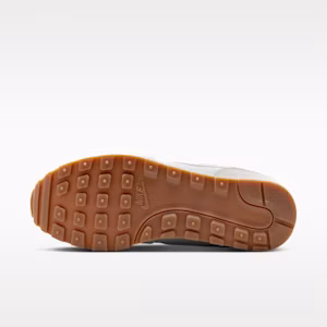 Lookbook (W) Nike MD Runner 2 Photon Dust/Blanco/Marrón Medio Gum/Sail 749869-019