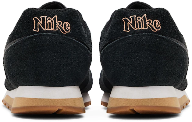 (W) Nike MD Runner 2 SE ''Zwart Gum'' AQ9121-001 Details for (W) Nike MD Runner 2 SE ''Zwart Gum'' AQ9121-001