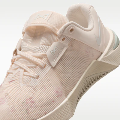 (Women) Nike Metcon 10 SE Chalk/Light All Wood Brown/Light Silver IB6544-100 1